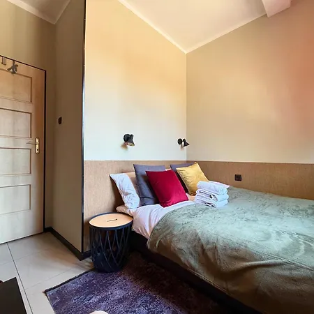 Nowowiejska Escape By Bookinghost Apartman