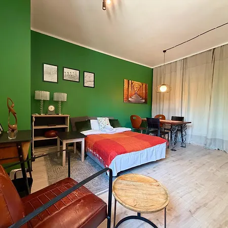 Nowowiejska Escape By Bookinghost Apartman